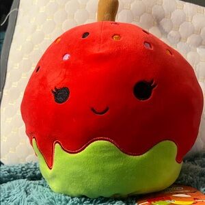 Candy apple and candy corn flip a  mallows